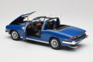 Triumph Stag Mk1 Sapphire Blue Revell 1:18 8815 Metalli — kuva 5 / 8