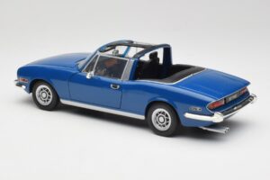 Triumph Stag Mk1 Sapphire Blue Revell 1:18 8815 Metalli — kuva 7 / 8