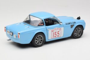 Triumph TR4 Rally Car Revell 1:18 8773 Metalli — kuva 3 / 8