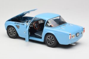 Triumph TR4 Rally Car Revell 1:18 8773 Metalli — kuva 5 / 8
