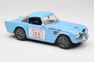 Triumph TR4 Rally Car Revell 1:18 8773 Metalli — kuva 6 / 8