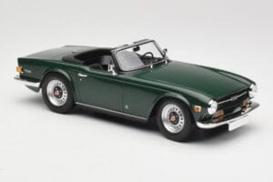 Triumph TR6 PI Tummanvihreä Minichamps 1:18 155132030 Metalli — kuva 4 / 6