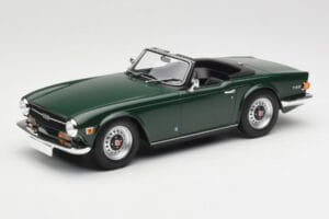 Triumph TR6 PI Tummanvihreä Minichamps 1:18 155132030 Metalli