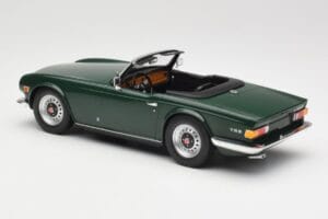 Triumph TR6 PI Tummanvihreä Minichamps 1:18 155132030 Metalli — kuva 5 / 6