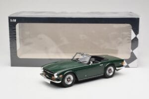 Triumph TR6 PI Tummanvihreä Minichamps 1:18 155132030 Metalli — kuva 6 / 6
