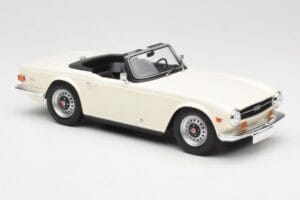 Triumph TR6 PI Valkoinen Minichamps 1:18 155132035 Metalli — kuva 4 / 6