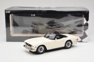 Triumph TR6 PI Valkoinen Minichamps 1:18 155132035 Metalli — kuva 6 / 6