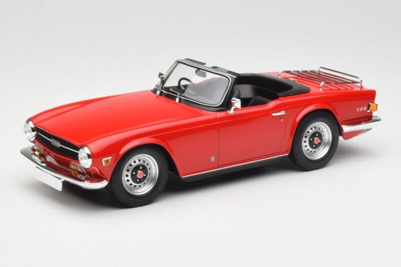 Triumph TR6 PI Punainen Minichamps 1:18 155132031 Metalli