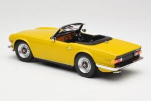 Triumph TR6 RHD Keltainen Minichamps 1:18 155132034 Metalli — kuva 5 / 6