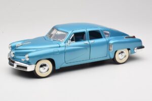 Tucker Torpedo Sininen Road Signature 1:18 92268 Metalli