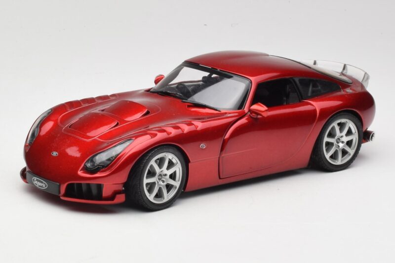 TVR Sagaris Punainen Revell 1:18 08816 Metalli