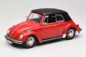 Volkswagen 1302 LS Kabriolet Punainen Revell 1:18 08470 Metalli