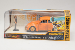 Volkswagen Beetle Bumblebee Transformers With Figure Metals Diecast 1:24 30114 Metalli