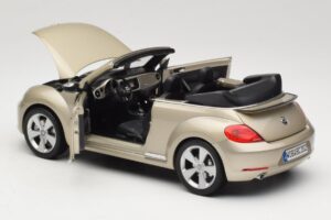 Volkswagen Beetle A5 Avoauto Harmaa Kyosho 1:18 5C3099302P7W Metalli — kuva 5 / 8