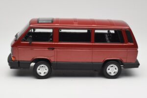 Volkswagen Bus T3 Multivan Magnum Mars Red Metallic KK-Scale 1:18 KKDC180991 Metalli — kuva 3 / 6