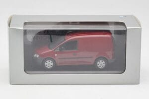 Volkswagen Caddy 2K Tummanpunainen Minichamps 1:43 CADDY004 Metalli — kuva 4 / 4