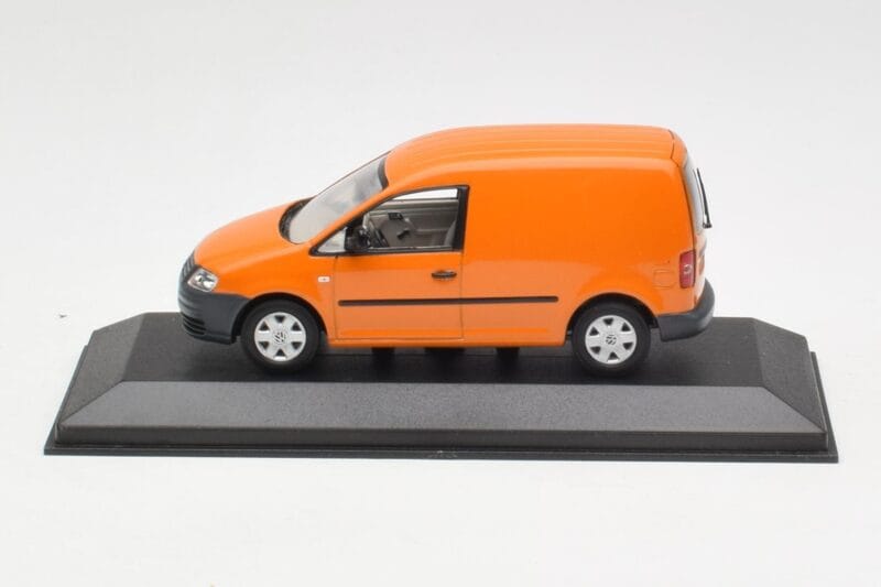 Volkswagen Caddy 2K Oranssi Minichamps 1:43 CADDY005 Metalli