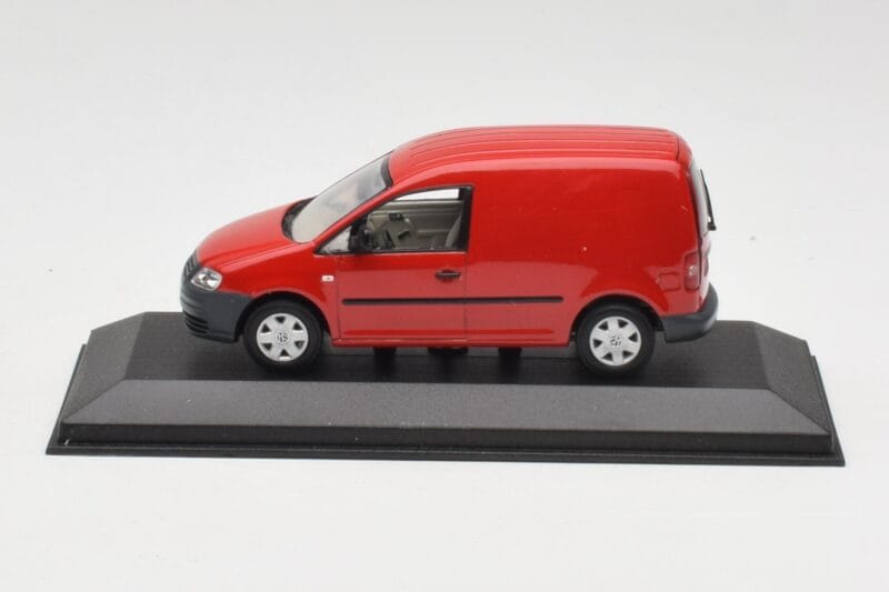 Volkswagen Caddy 2K Punainen Minichamps 1:43 CADDY008 Metalli