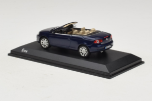 Volkswagen Eos Avoauto Sininen Minichamps 1:43 1F0099300D5Q Metalli — kuva 3 / 5