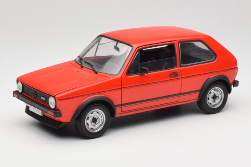 Volkswagen Golf GTI Mk1 Punainen Solido 1:18 8166 Metalli