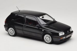 Volkswagen Golf Mk3 GTI Black Metallic Norev 1:18 188415 Metalli — kuva 6 / 8