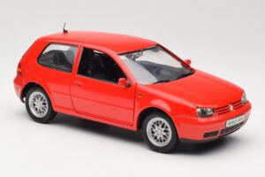 Volkswagen Golf Mk4 GTI Punainen Revell 1:18 08943 Metalli — kuva 6 / 8