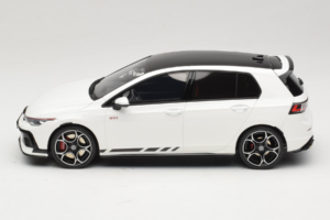 Volkswagen Golf Mk8 GTI Clubsport Pure White Otto 1:18 OT1221 Hartsi — kuva 3 / 6