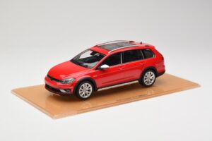 Volkswagen Golf Mk7 Alltrack Tornado Red DNA 1:18 DNA000035 Hartsi