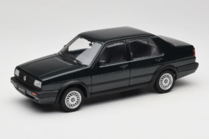 Volkswagen Jetta Mk3 CL Musta Icartime 1:18 JETTA001 Metalli