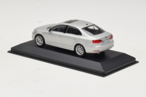 Volkswagen Jetta Mk6 Hopea Minichamps 1:43 JETTA002 Metalli — kuva 3 / 4