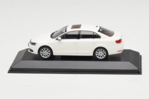 Volkswagen Jetta Mk6 Valkoinen Minichamps 1:43 JETTA003 Metalli