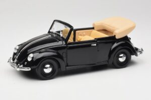Volkswagen Kupla Avoauto Musta Maisto 1:18 37800-M6 Metalli