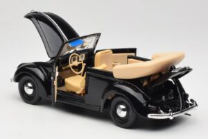 Volkswagen Kupla Avoauto Musta Maisto 1:18 37800-M6 Metalli — kuva 5 / 8