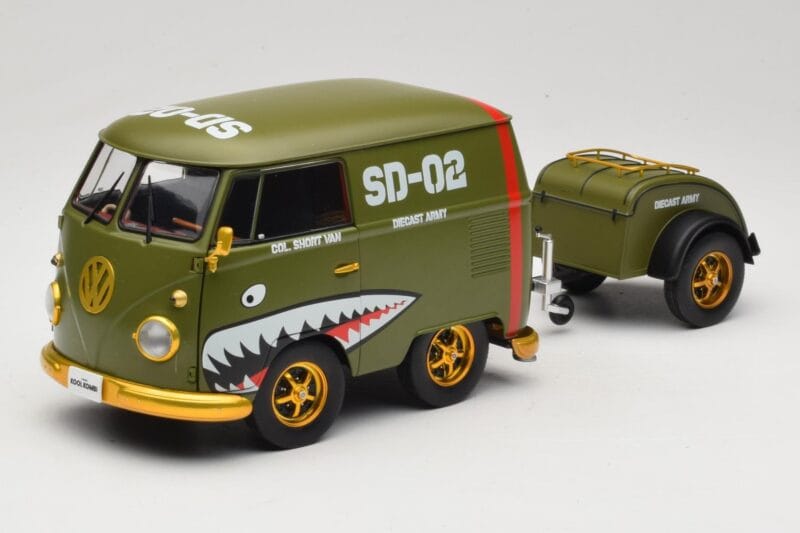 Volkswagen Kool Kombi Army Fighter Green Solido 1:18 S1810901 Metalli