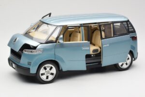 Volkswagen Microbus Concept Vaaleanvihreä Revell 1:18 08444 Metalli — kuva 2 / 8