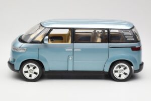 Volkswagen Microbus Concept Vaaleanvihreä Revell 1:18 08444 Metalli — kuva 4 / 8