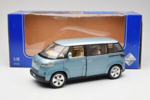 Volkswagen Microbus Concept Vaaleanvihreä Revell 1:18 08444 Metalli — kuva 8 / 8