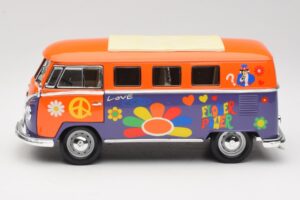 Volkswagen Microbus T1 Flower Power Road Signature 1:18 92329 Metalli — kuva 4 / 8