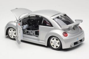 Volkswagen New Beetle RSi Hopea Bburago 1:18 3306 Metalli — kuva 5 / 8