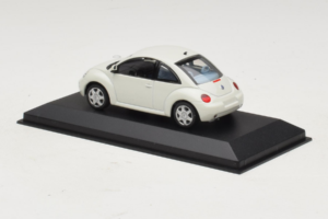 Volkswagen New Beetle Valkoinen Minichamps 1:43 430058005 Metalli — kuva 3 / 4