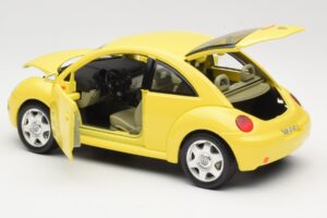 Volkswagen New Beetle Keltainen Bburago 1:18 BEETLE001 Metalli — kuva 5 / 8