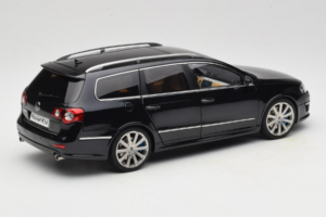 Volkswagen Passat B6 R36 Variant Musta NZG 1:18 KF044-4A Metalli — kuva 3 / 8