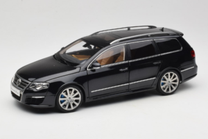 Volkswagen Passat B6 R36 Variant Musta NZG 1:18 KF044-4A Metalli