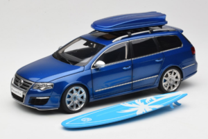 Volkswagen Passat B6 R36 Variant Sininen NZG 1:18 KF044 Metalli