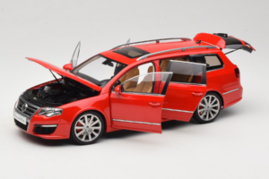 Volkswagen Passat B6 R36 Variant Punainen NZG 1:18 KF044-5 Metalli — kuva 2 / 8