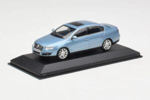 Volkswagen Passat B6 Blue Metallic Minichamps 1:43 PASSAT002 Metalli — kuva 2 / 4