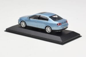 Volkswagen Passat B6 Blue Metallic Minichamps 1:43 PASSAT002 Metalli — kuva 3 / 4