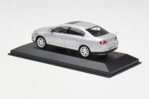 Volkswagen Passat B6 Hopea Minichamps 1:43 PASSAT003 Metalli — kuva 3 / 4