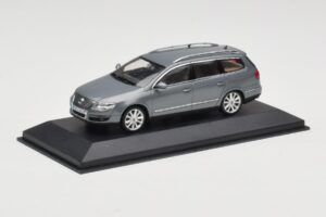 Volkswagen Passat B6 Variant Grey Metallic Minichamps 1:43 PASSAT005 Metalli — kuva 2 / 4