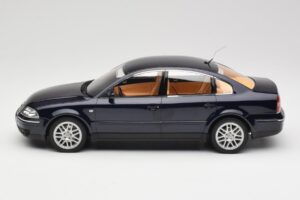 Volkswagen Passat W8 B5.5 Indigo Blue DNA 1:18 DNA000029 Metalli — kuva 3 / 6